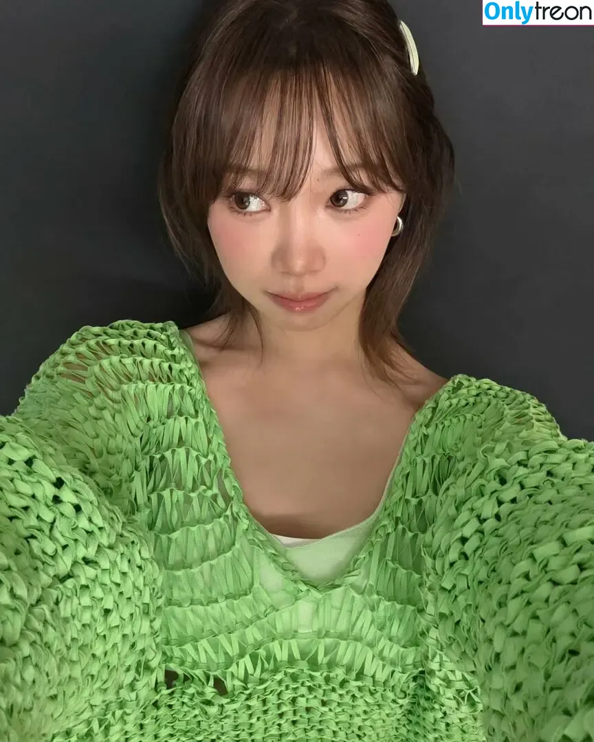 Kim Chaewon nude photo #0205 (_chaechae_1 / 김채원 Le Sserafim)