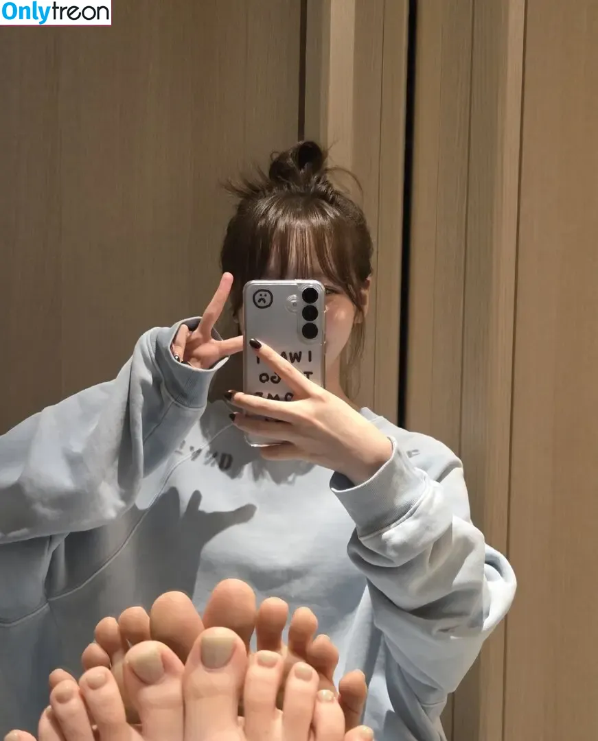 Kim Chaewon nude photo #0212 (_chaechae_1 / 김채원 Le Sserafim)