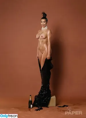 Kim Kardashian / KimKardashian nude photo #5472