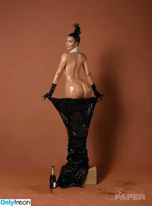 Kim Kardashian / KimKardashian nude photo #5479