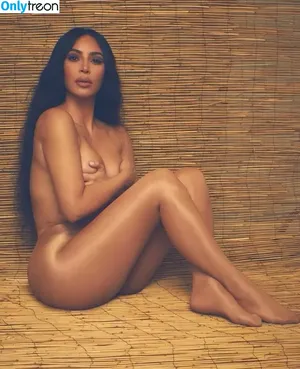 Kim Kardashian / KimKardashian nude photo #5510