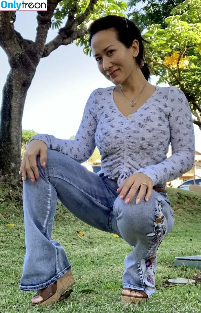 kim_kisses_foot_goddess nude photo #0128 (jenny_kimkwon)