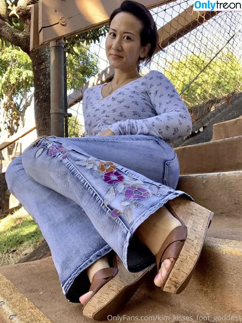 kim_kisses_foot_goddess nude photo #0132 (jenny_kimkwon)