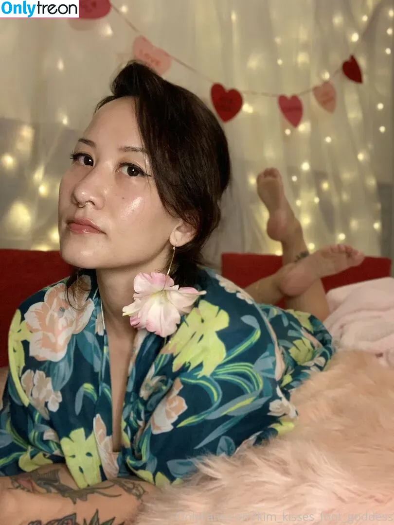 kim_kisses_foot_goddess nude photo #0168 (jenny_kimkwon)