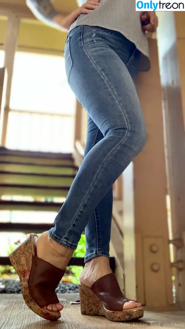 kim_kisses_foot_goddess nude photo #0184 (jenny_kimkwon)