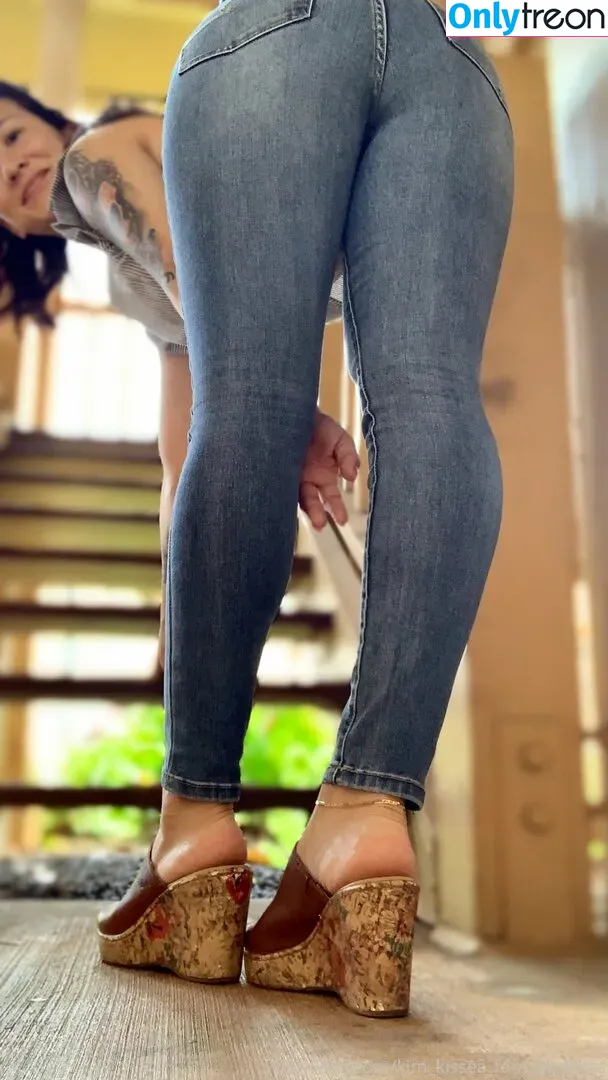 kim_kisses_foot_goddess nude photo #0186 (jenny_kimkwon)