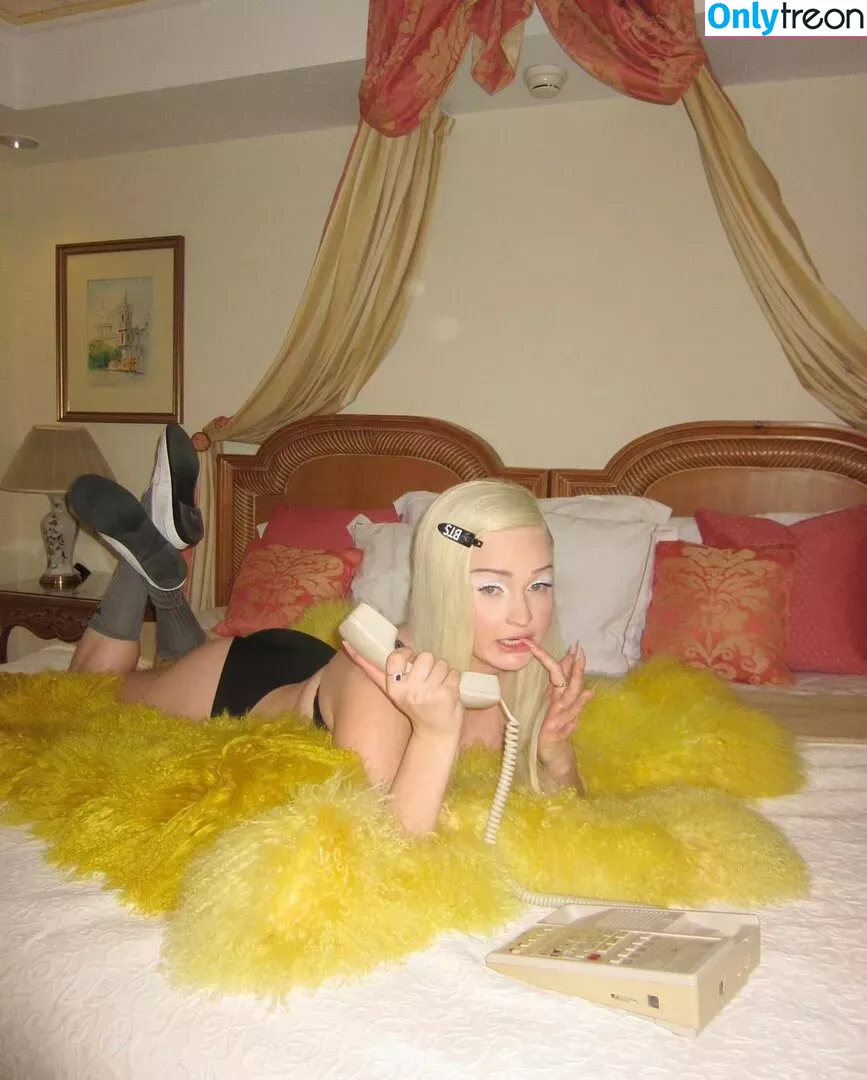 Kim Petras голая photo #0012 (kimpetras)