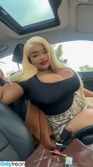 Kim Tiddies / kim-tiddies / kim__manana / kimtiddy фото голая #0200