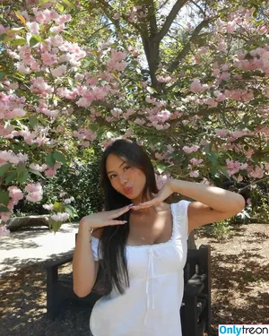 Kim Vuong / kimberlyvuongg / kimvuongg / kimvuonggg nude photo #0157
