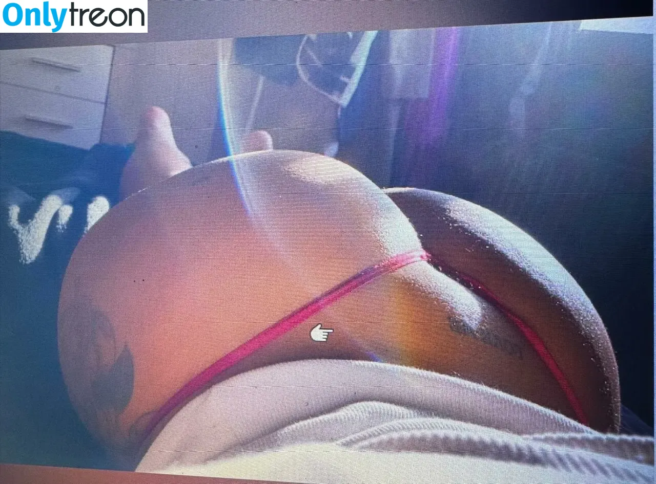 Kimberly Moreira nude photo #0003 (Michellen Cristina / kimberlymoreiraof)