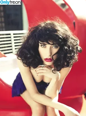 Kimbra / kimbramusic nude photo #0019