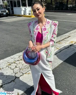 Kimiko Glenn / kimikoglenn nude photo #0150