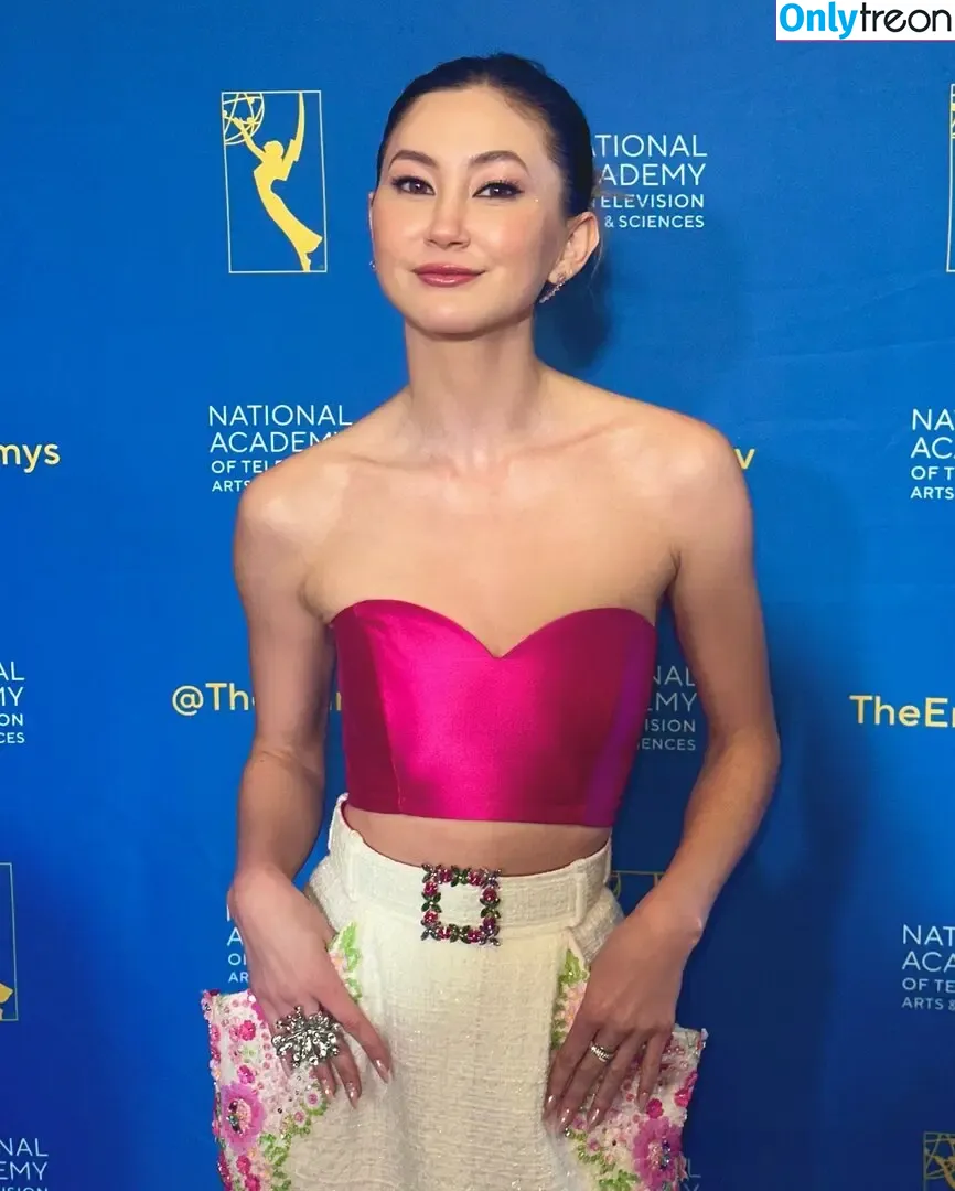 Kimiko Glenn nude photo #0143 (kimikoglenn)
