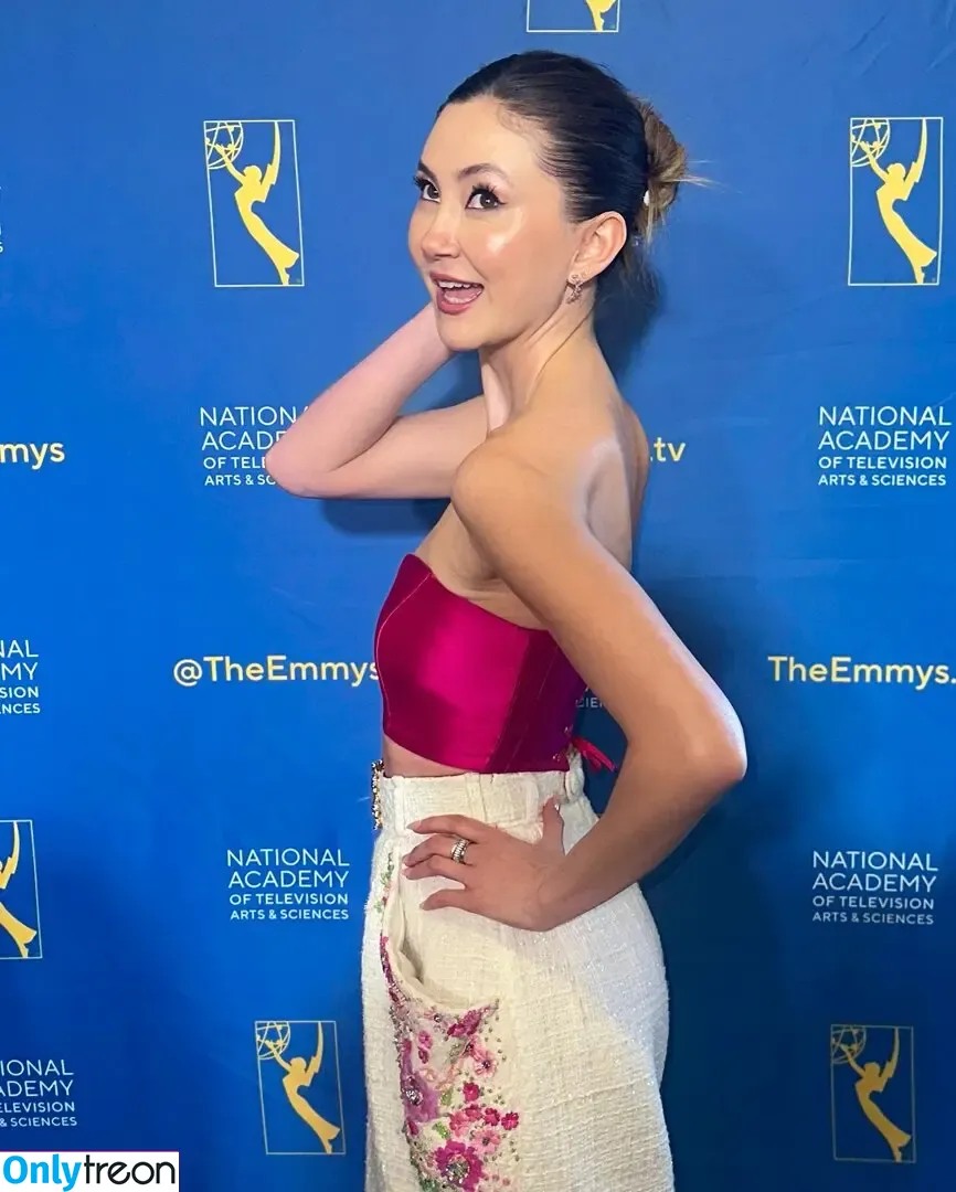 Kimiko Glenn nude photo #0146 (kimikoglenn)