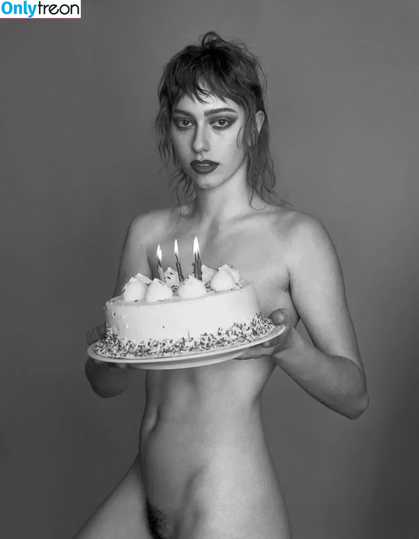 King Princess nude photo #0005 (KingPrincess69)
