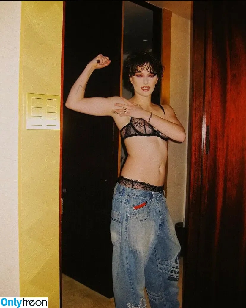 King Princess nude photo #0011 (KingPrincess69)