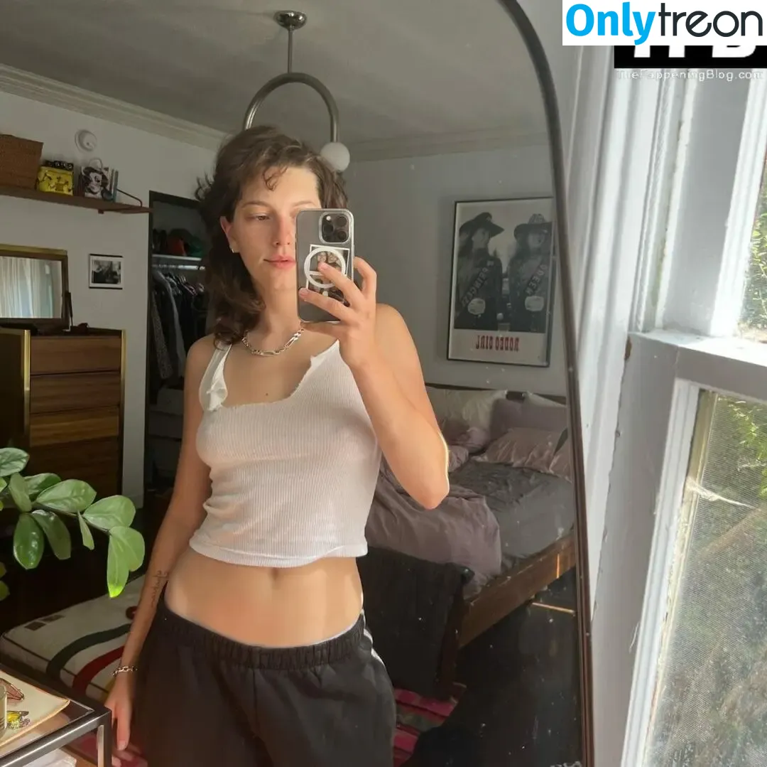 King Princess nude photo #0019 (KingPrincess69)