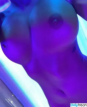 Kinghenrysmistress Aria / kinghenrysmistress / mermeg6 nude photo #0007