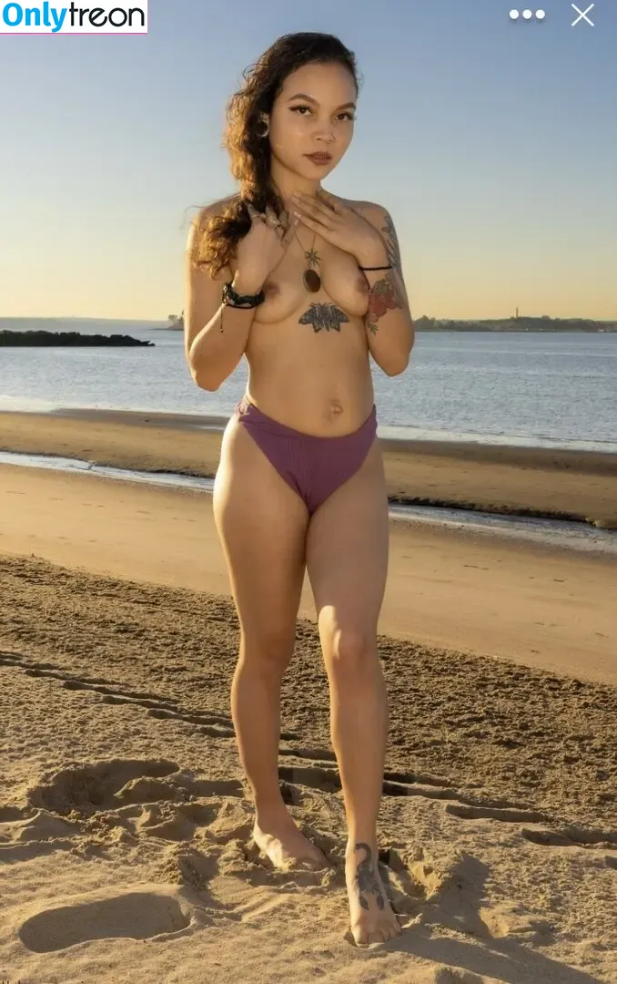 kinglynese nude photo #0002 (kinglynese)