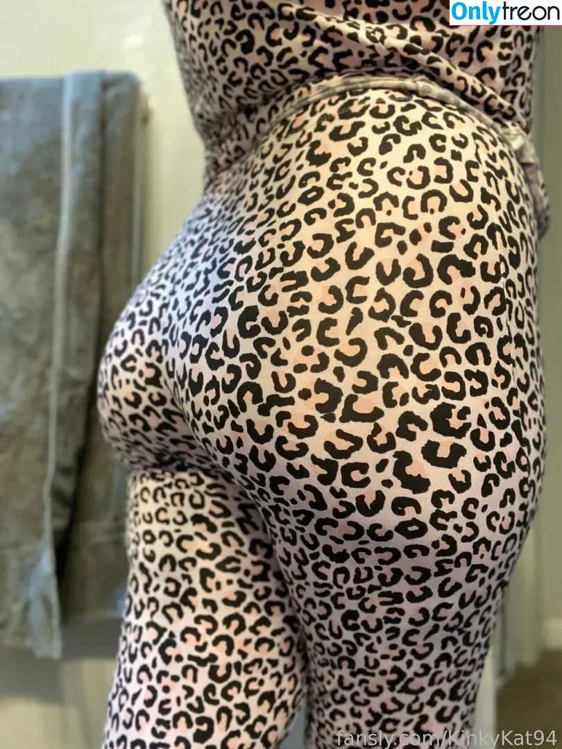 KinkyKat94 nude photo #0024 (chubbykat94)