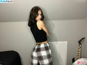 kinsleywyatt1 / thekinsleywyatt nude photo #0014