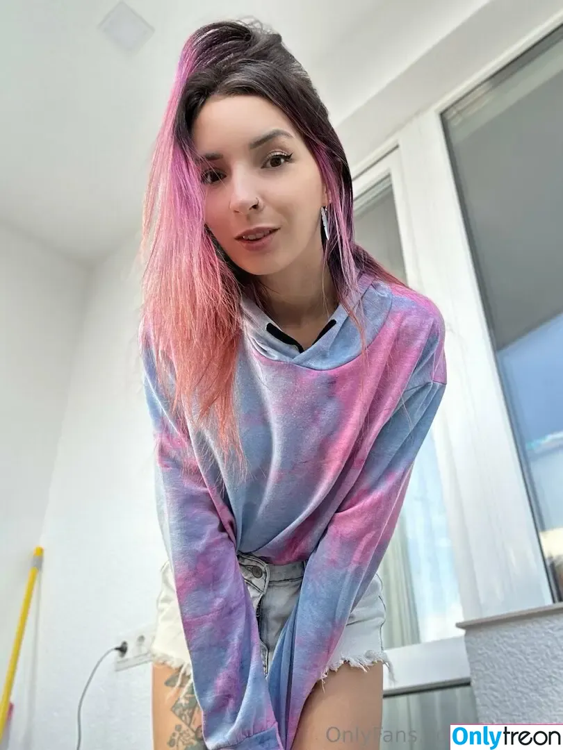 kira_cha nude photo #0085 (kira_cha)