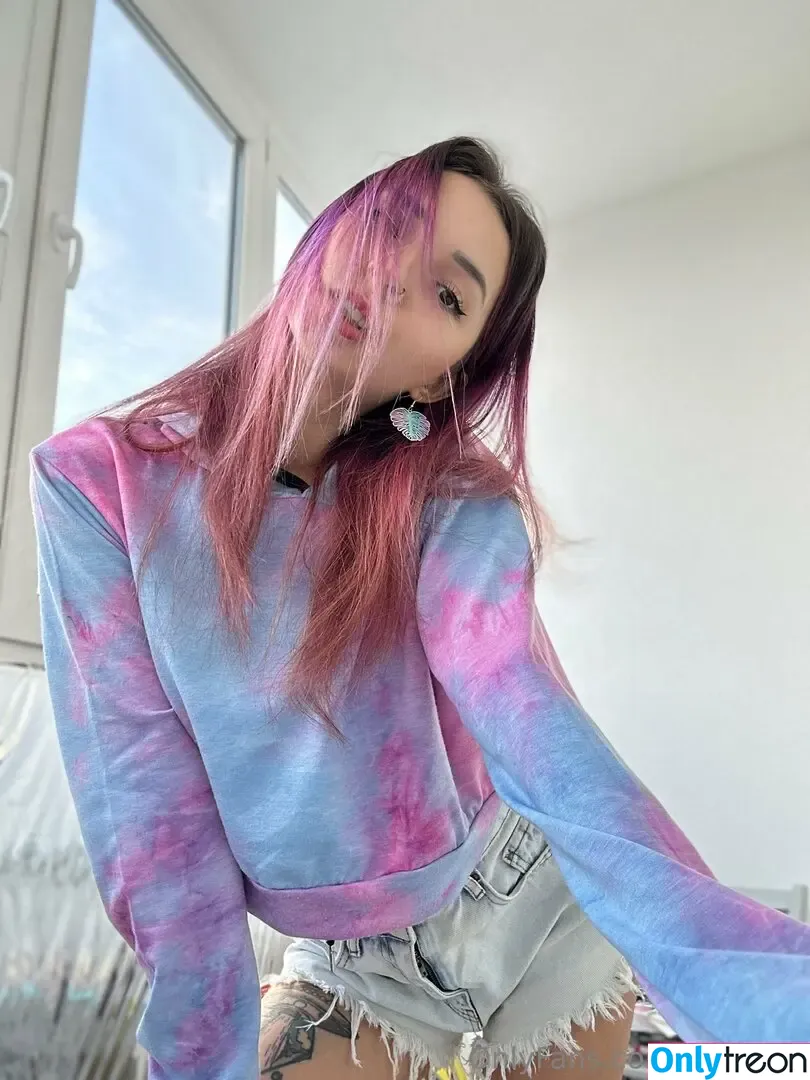 kira_cha nude photo #0086 (kira_cha)