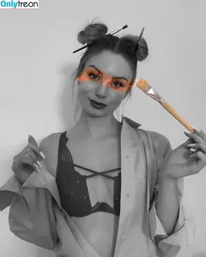 Kira Karambole / kira_karambole nude photo #0020