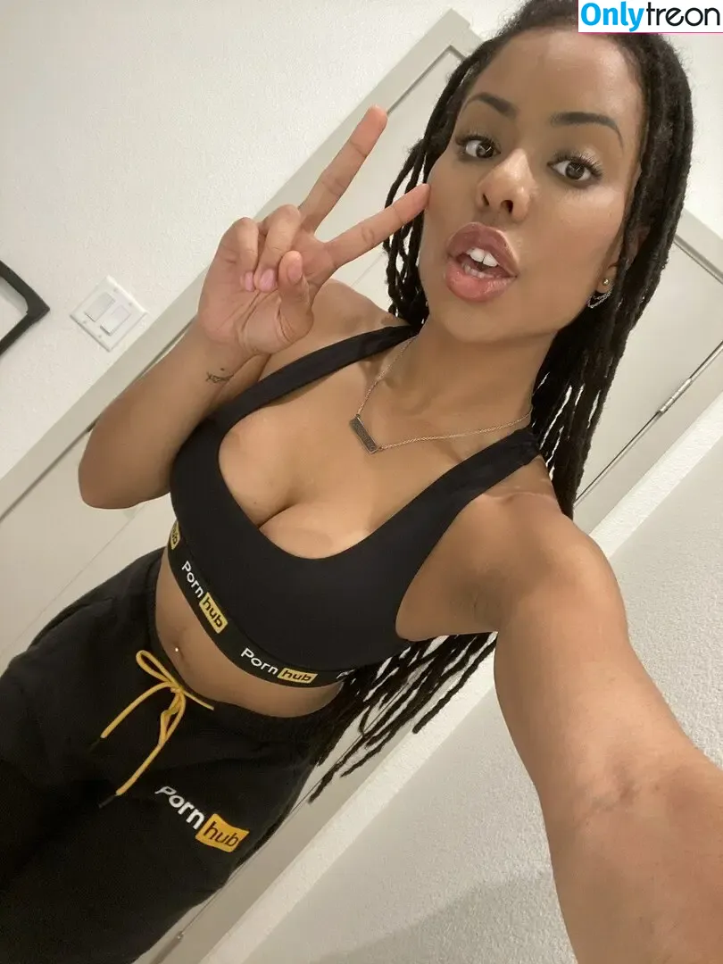 Kira Noir голая photo #0671 (thekiranoir / thekiranoirgram)