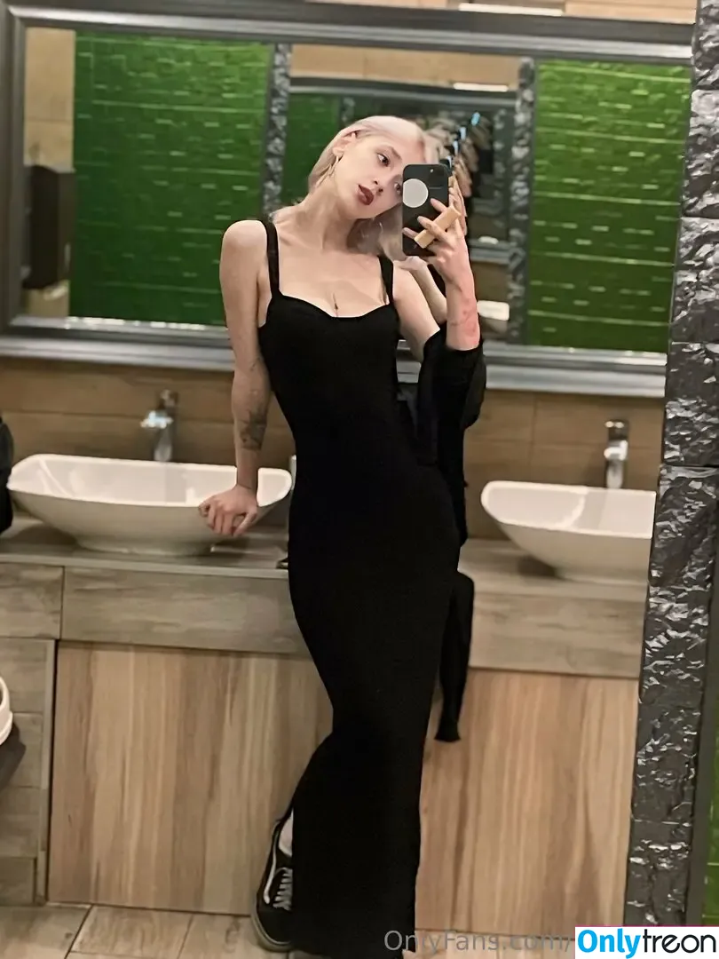 kirababyxx голая photo #0003 (kirababyx)