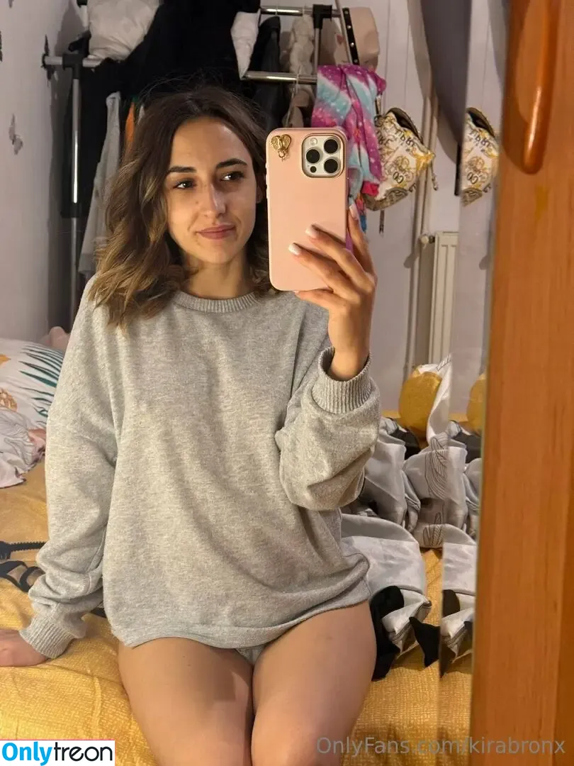 kirabronx nude photo #0021 (kira_brown10)
