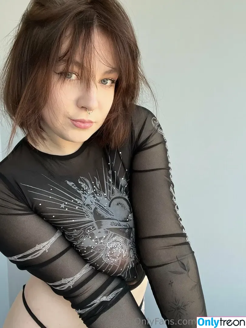 kiracovelli голая photo #0093 (kyrakeli)