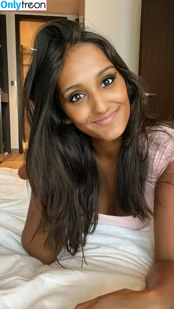 kiraforbes nude photo #0002 (kira.forbes)