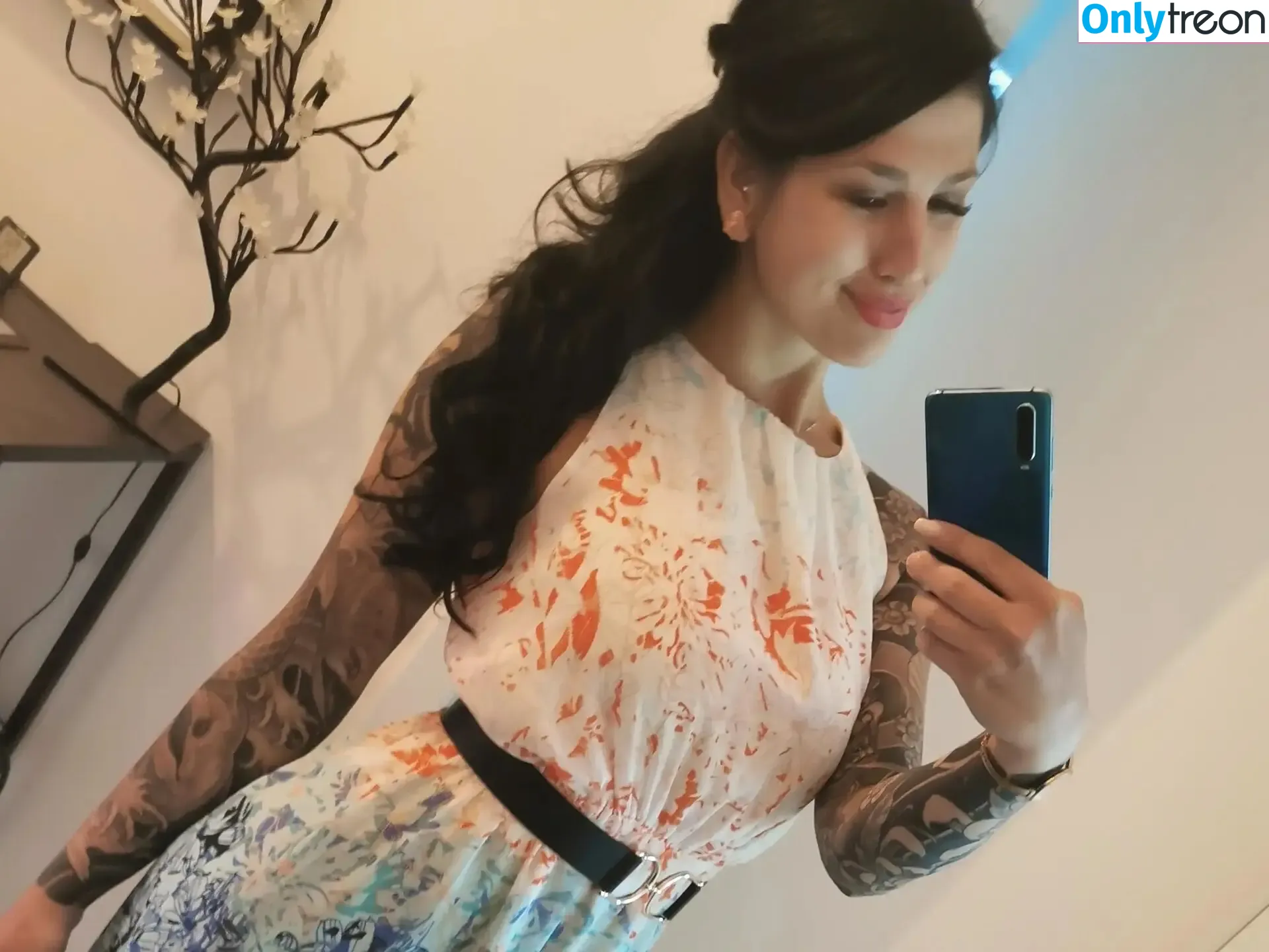 KiraKane голая photo #0014 (kirakanedotcom)