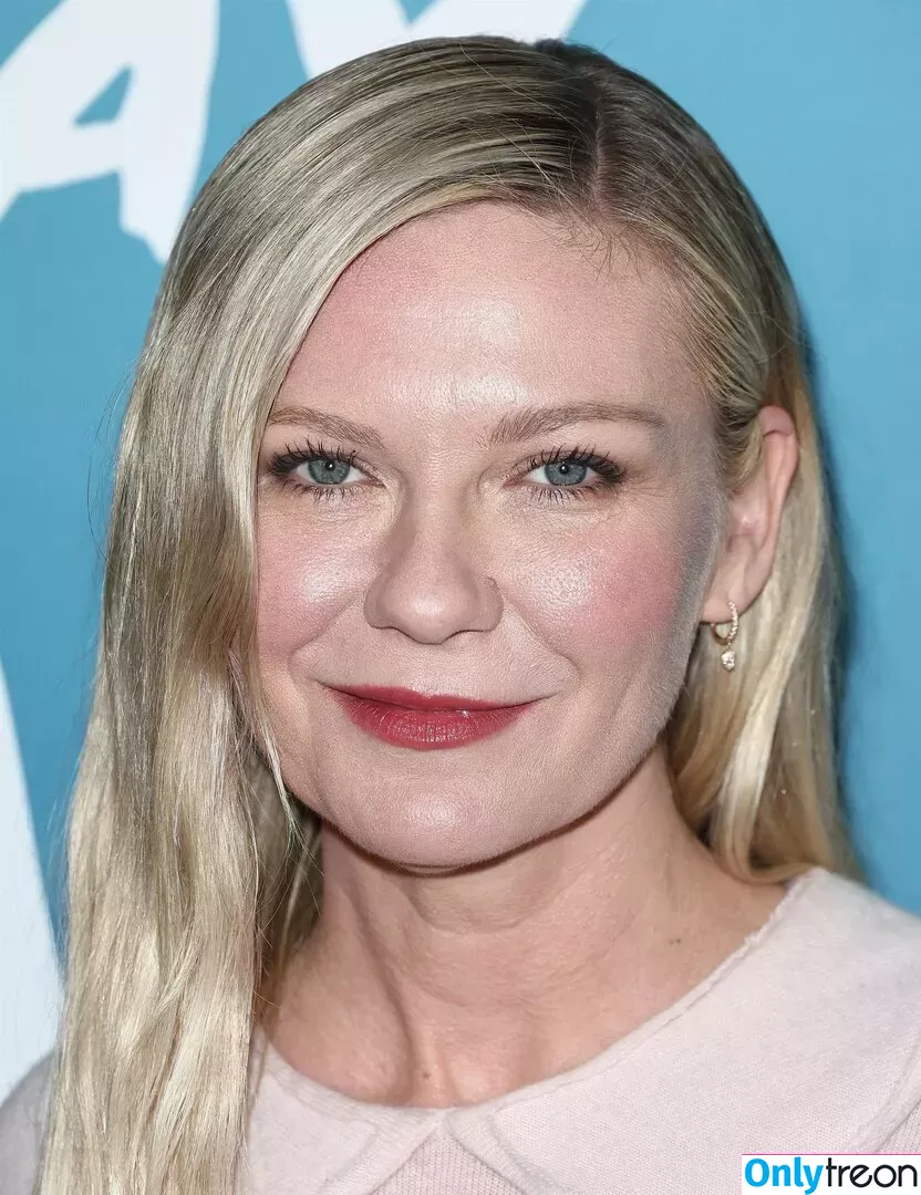Kirsten Dunst nude photo #0278 (kirstendunst)