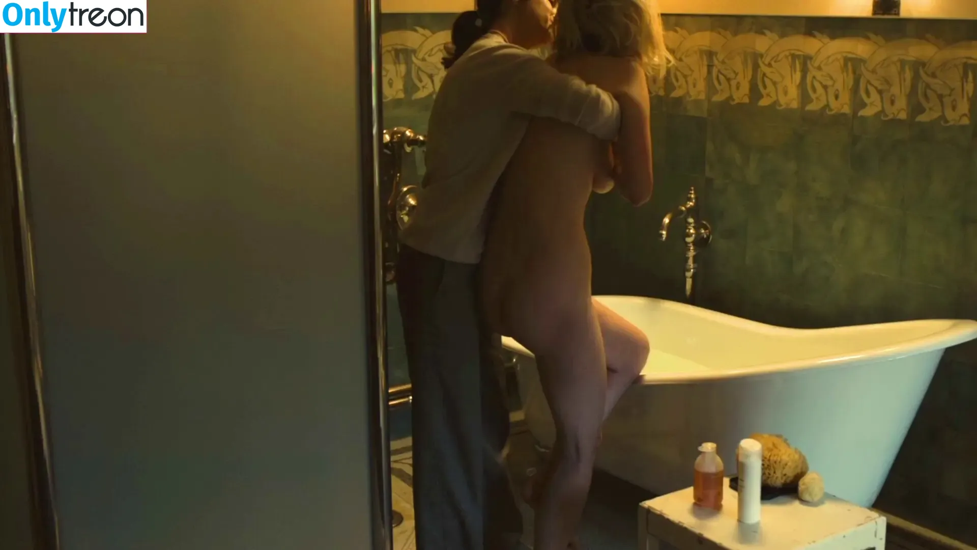 Kirsten Dunst nude photo #0604 (kirstendunst)