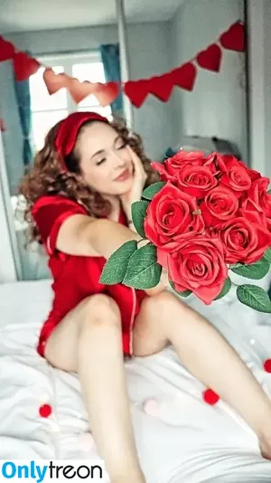 Kirsten Ria / Kirstenriaa / WhatCulture nude photo #0517