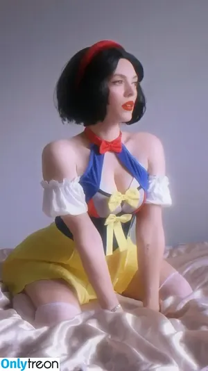 Kirsten Ria / Kirstenriaa / WhatCulture nude photo #0641