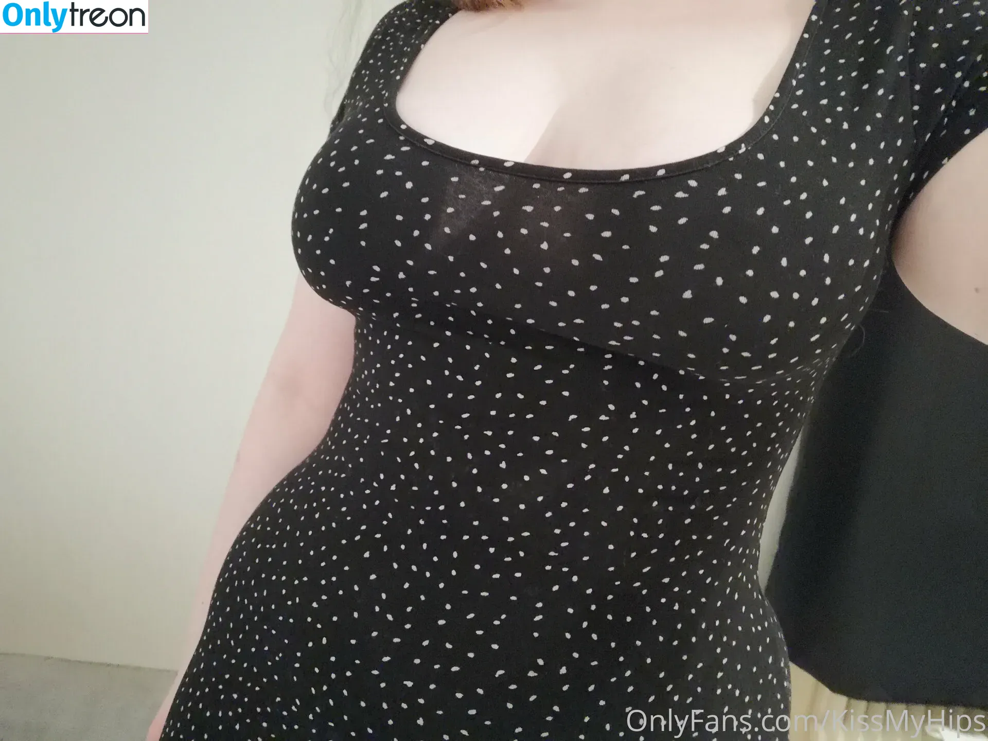 KissMyHips nude photo #0107 (Curvy Emily)