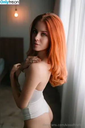 kissofthefox / red_fooxyyy_ nude photo #0030