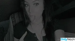 kitkat57 / kittycowell nude photo #0012