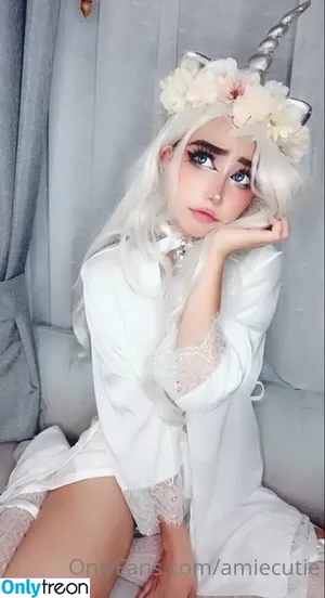 nude photo #0002