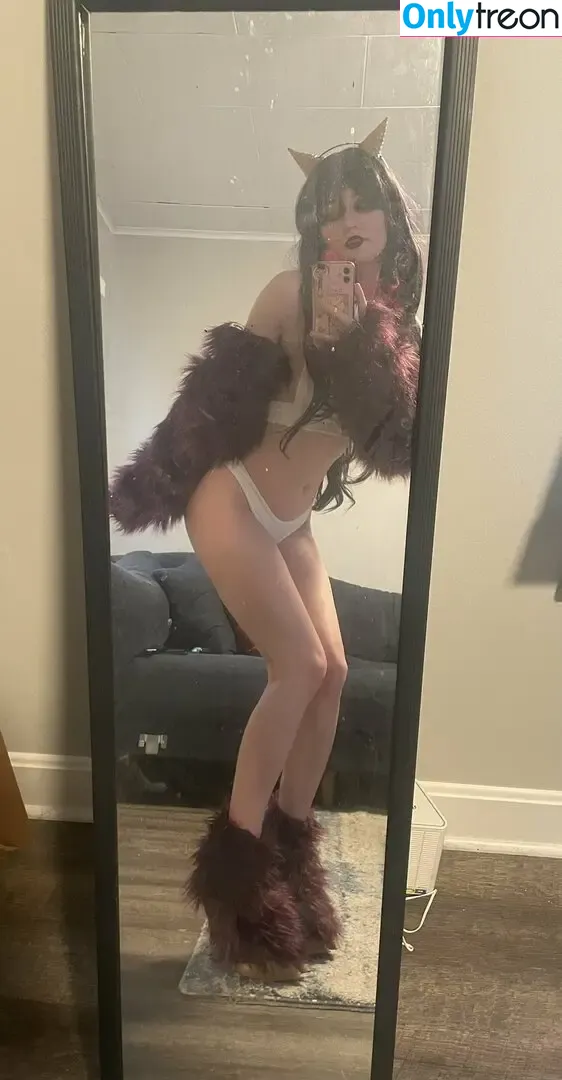 kittencrusade nude photo #0112 (elaine arbor / kittycrusaide / raccoonqueen__ / wobfet)