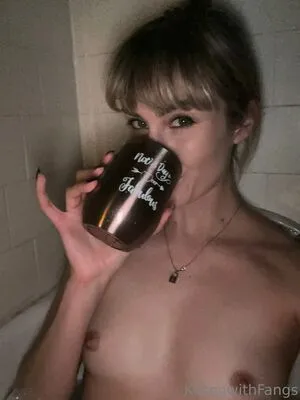 kittenwithfangsfree / kittenwithfangs nude photo #0050