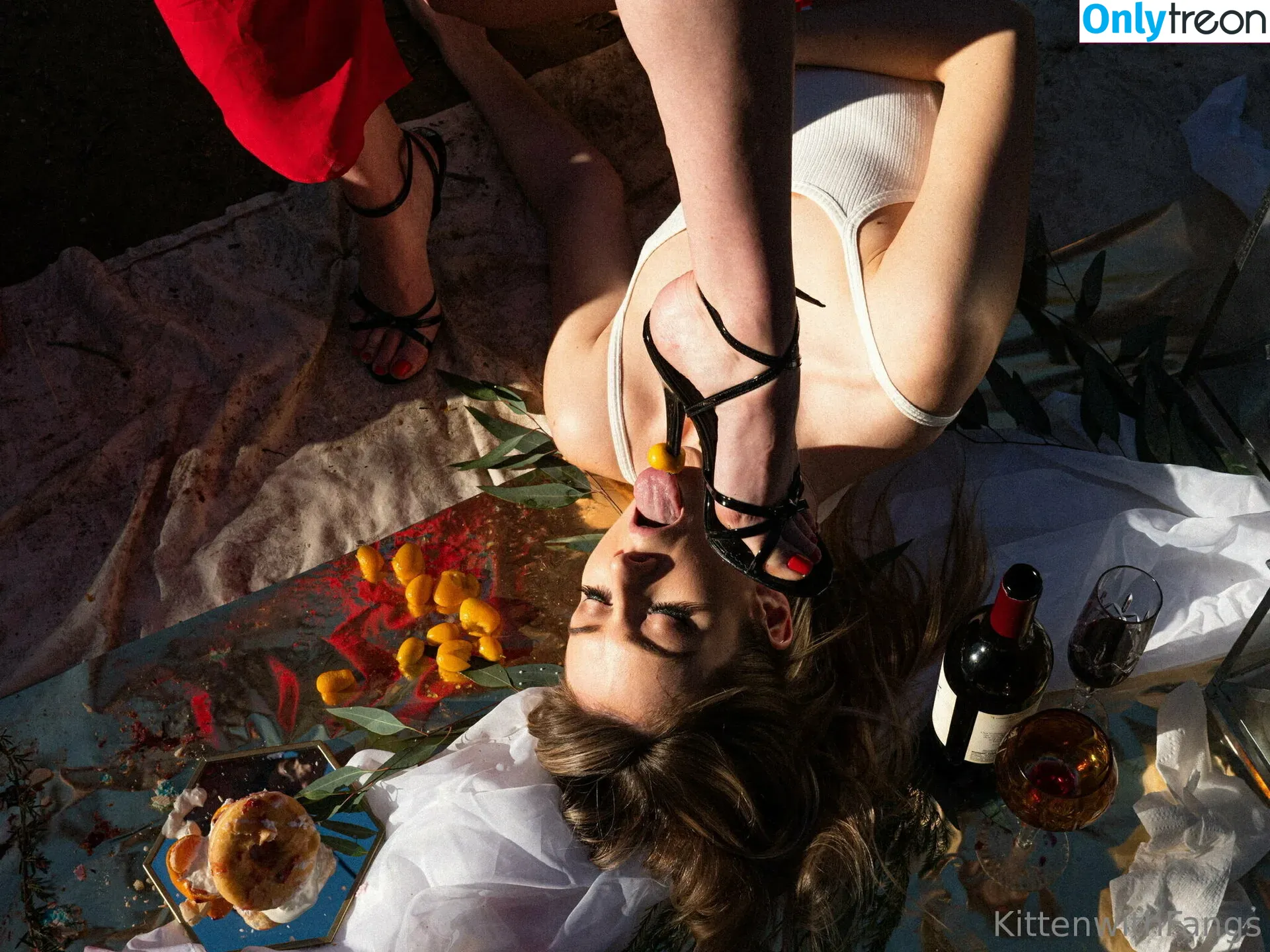 kittenwithfangsfree nude photo #0089 (kittenwithfangs)