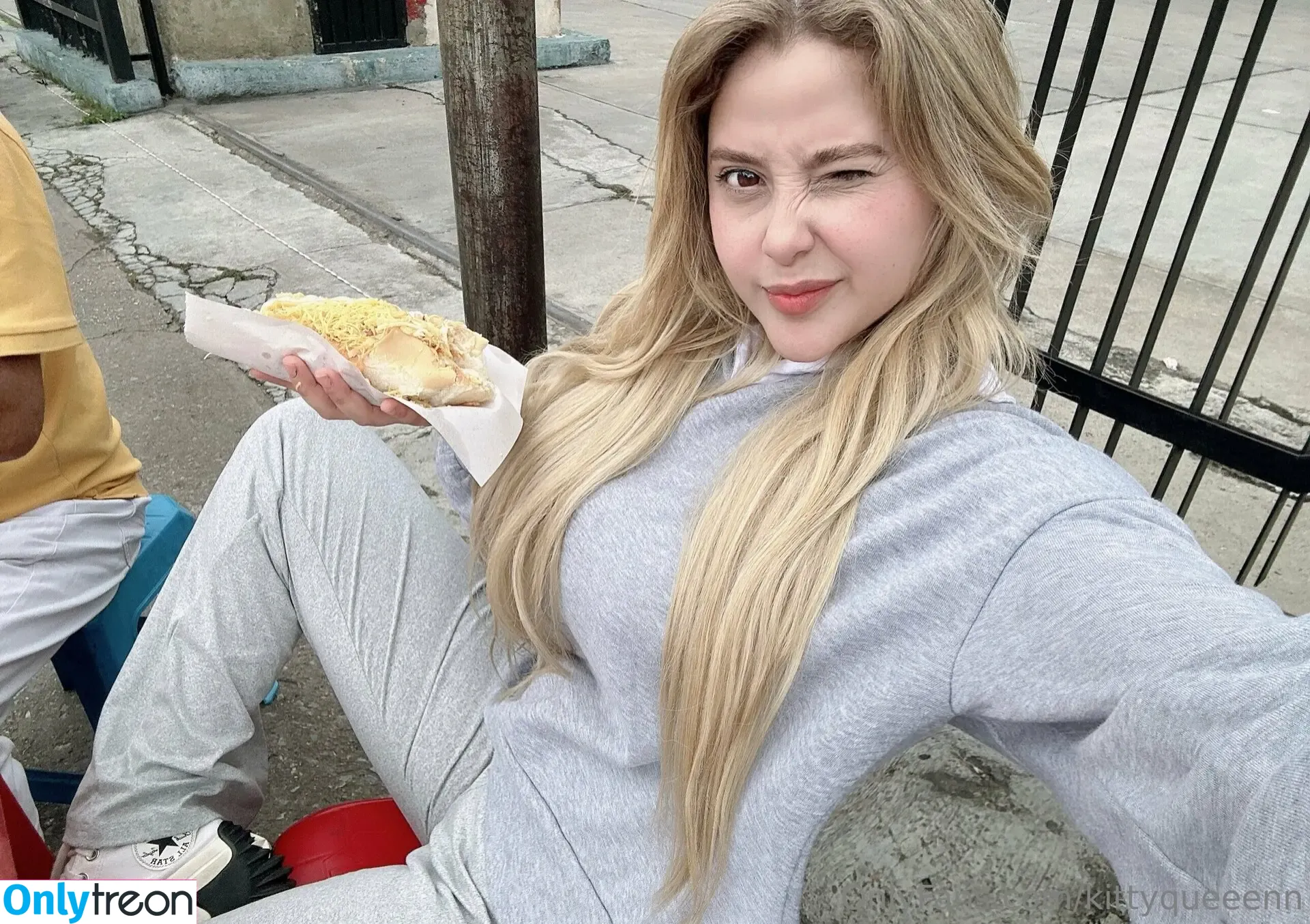 kitttybadofff голая photo #0041 (kitttykahlo)