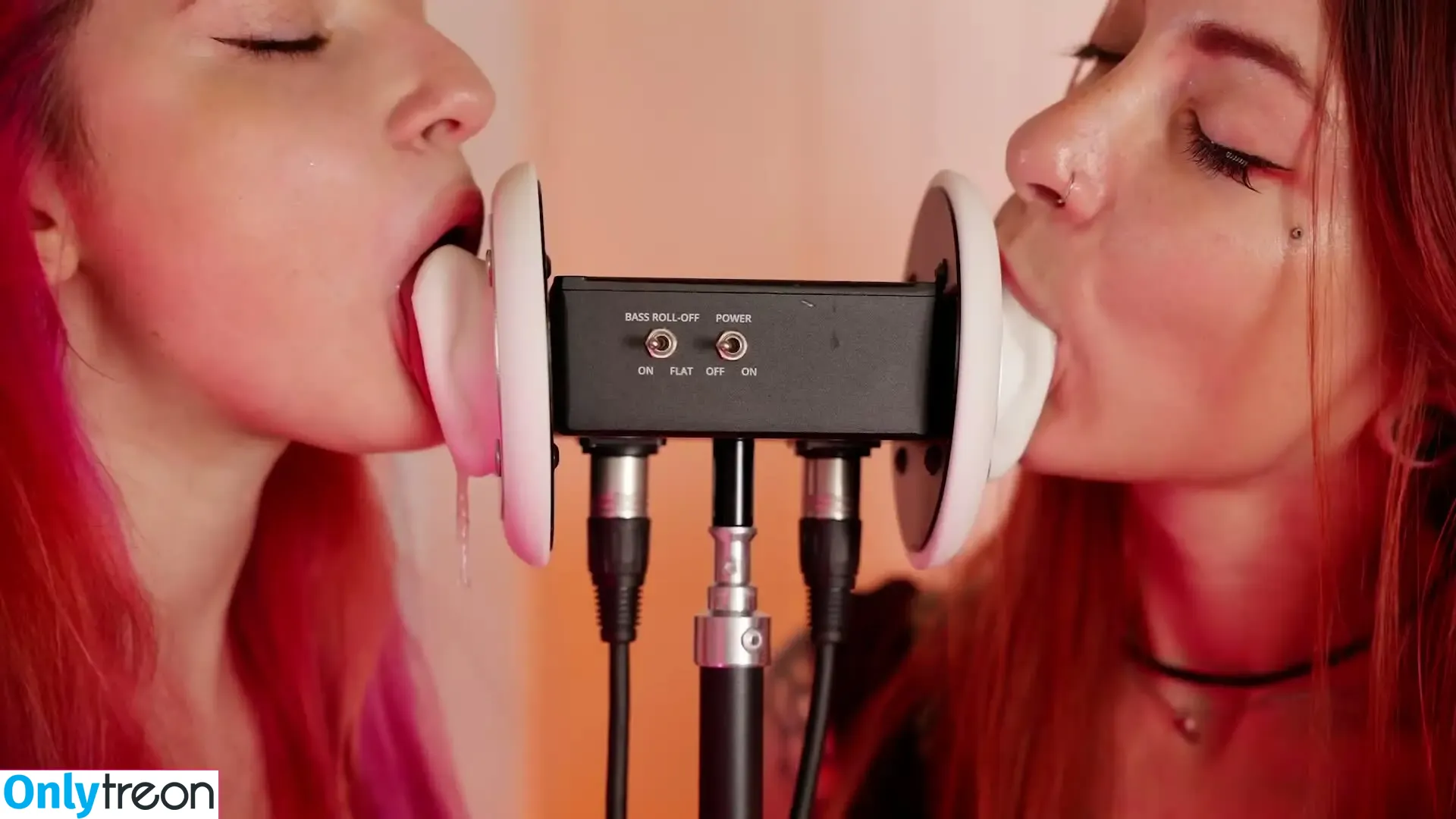 Kitty Cat Helza голая photo #0243 (The SoundsGirls / helzaglass / hlzkittycat)