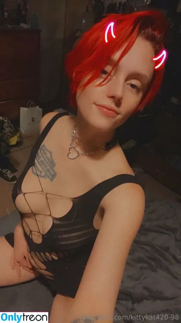 kittykat420-98 nude photo #0008 (kitty.kat.98)