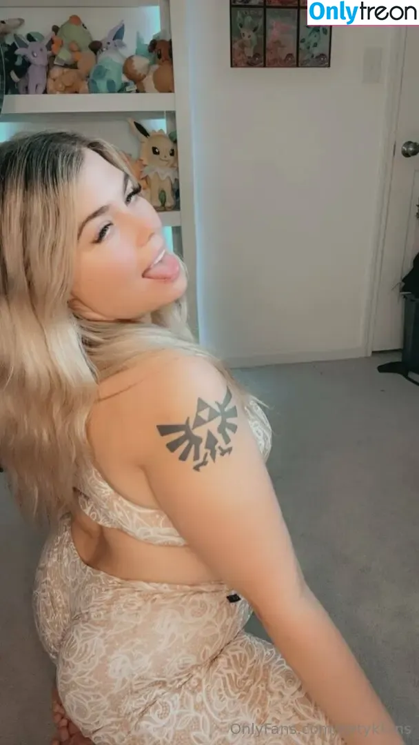 kittykfans nude photo #0158 (kittyklovers)
