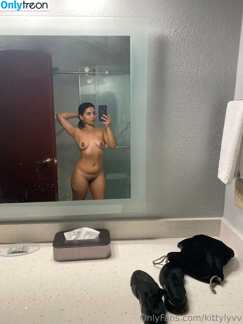 kittylyvv nude photo #0034 (kittylivmusic)